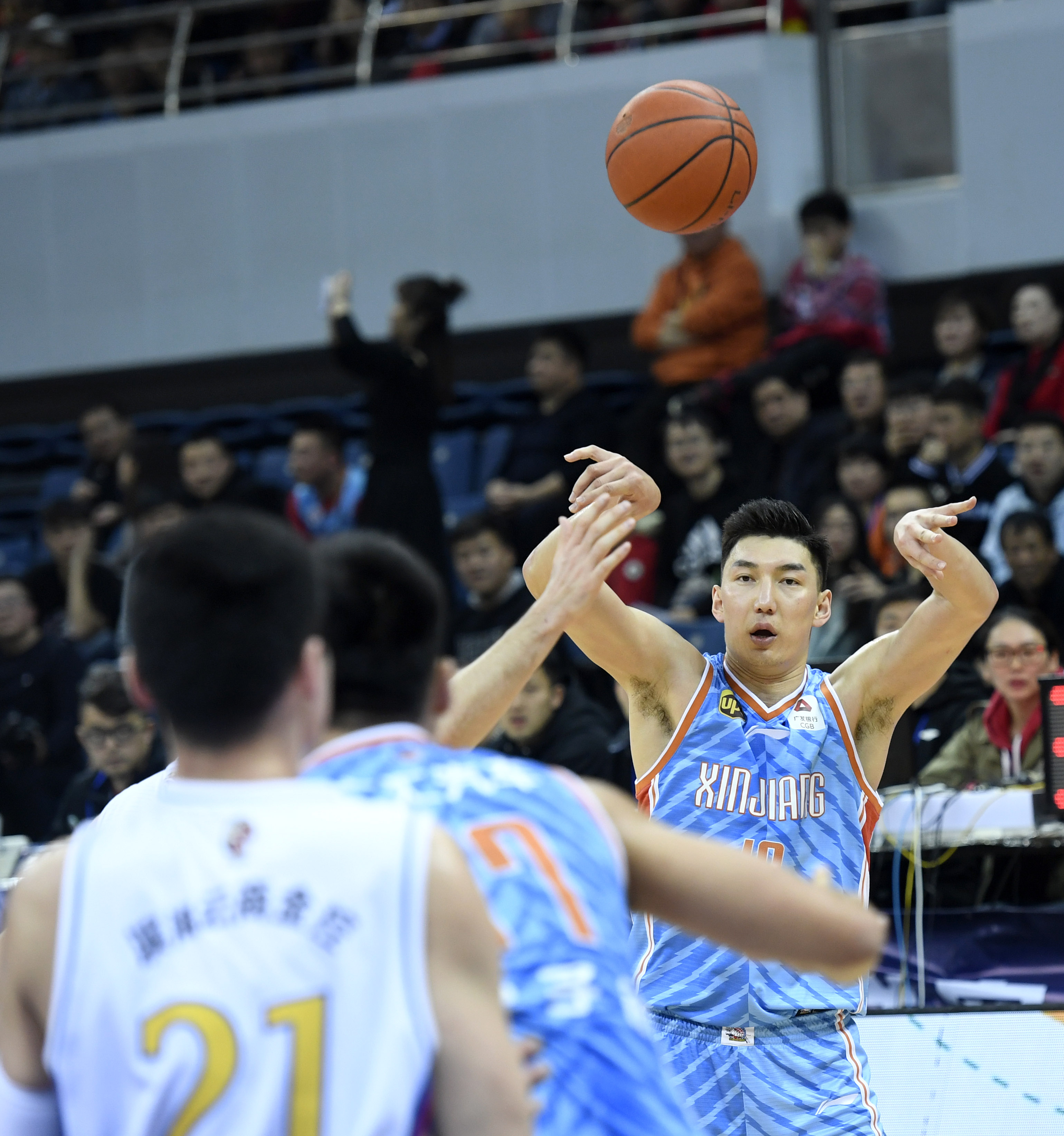 一号娱乐-包含新疆广汇迎德甲关键赛；赛后队长鼓劲；更衣室稳定；身体对抗强度拉满的词条-一号娱乐